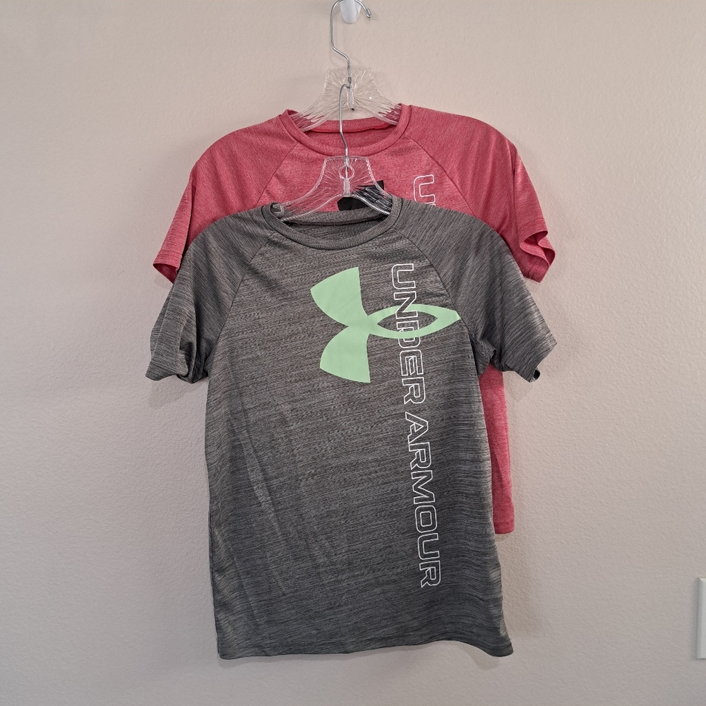 Under Armour Kids Gray and Red Tees Youth Large